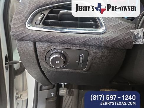 Used 2018 Chevrolet Cruze LT w/ Redline Edition FWD image 12