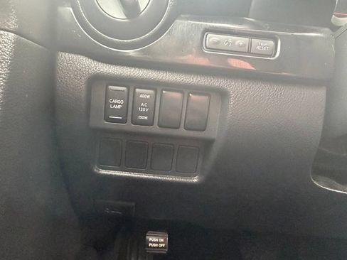 Used 2021 Nissan Titan SV w/ SV Convenience Package RWD image 51
