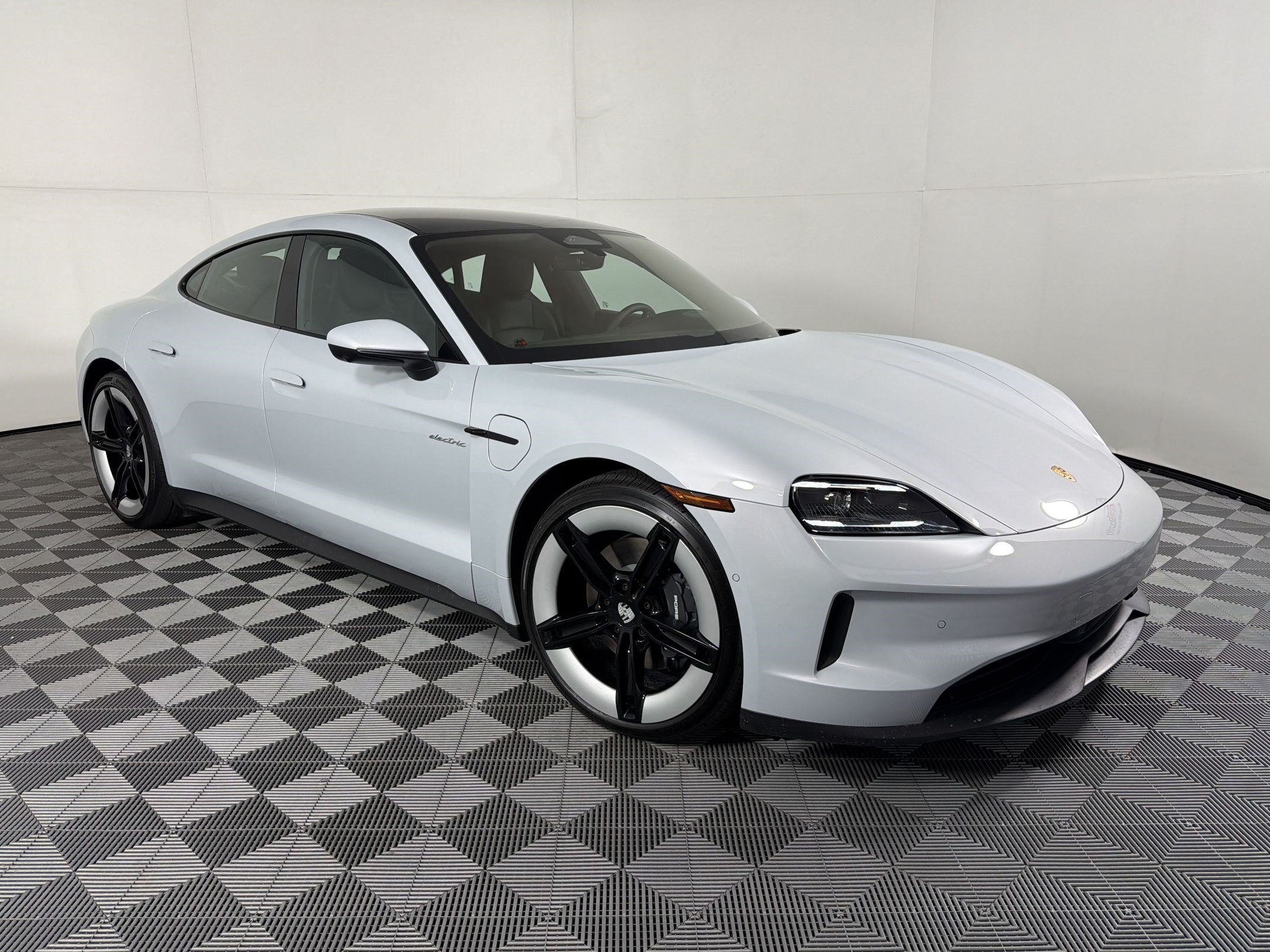 Used 2026 Porsche Taycan AWD/4WD image 7