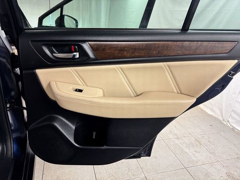 Used 2018 Subaru Outback 2.5i Limited image 16