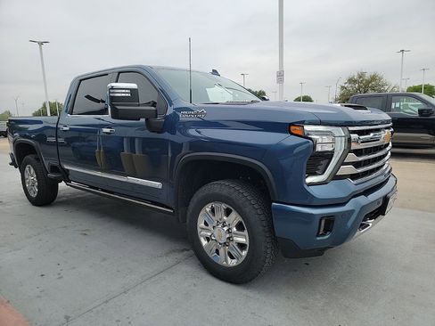 Used 2024 Chevrolet Silverado 2500 High Country w/ High Country Premium Package image 4