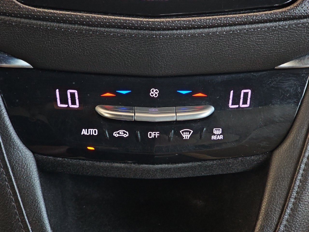 Used 2017 Cadillac XT5 FWD image 21