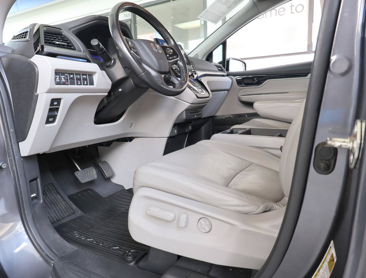 Used 2018 Honda Odyssey Elite image 41