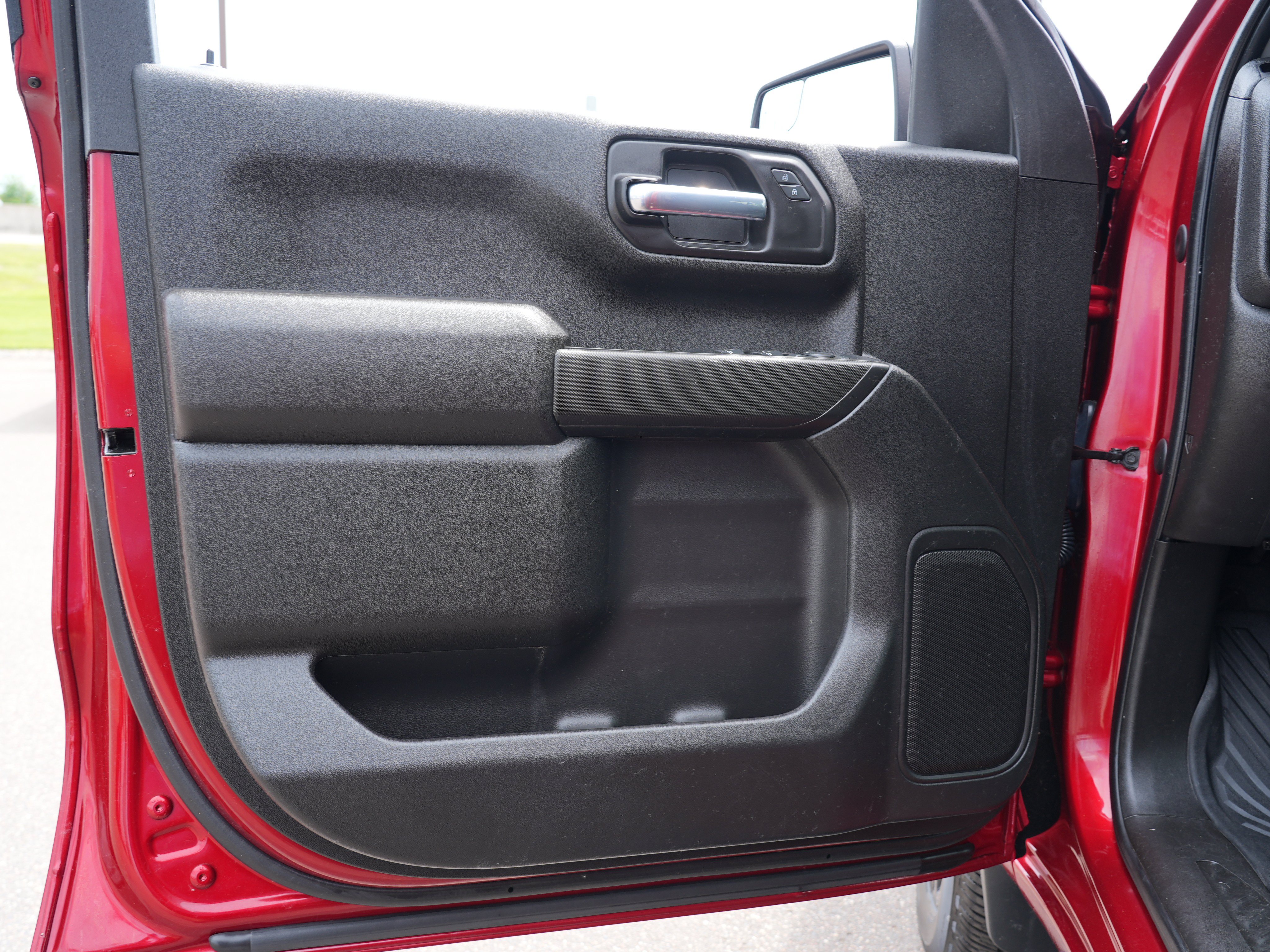Used 2021 Chevrolet Silverado 1500 Custom Trail Boss w/ LPO, Dark Essentials Package AWD/4WD image 14