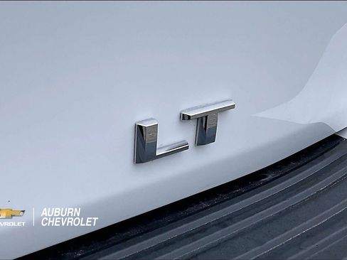 Used 2024 Chevrolet Suburban LT image 33