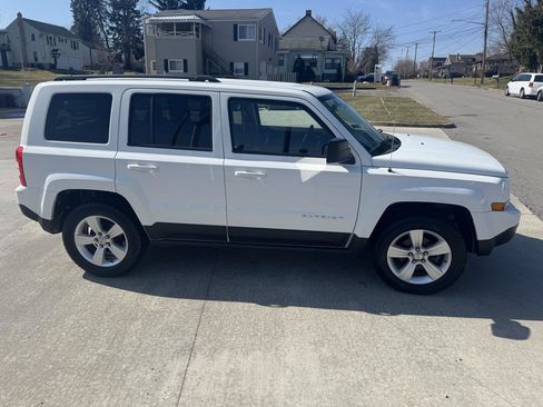 Used 2015 Jeep Patriot Sport w/ Power Value Group AWD/4WD image 6