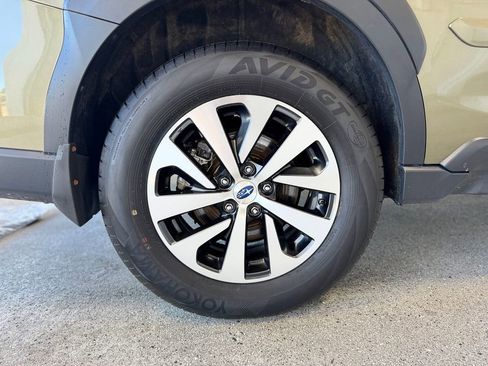 Used 2024 Subaru Outback Premium AWD/4WD image 26
