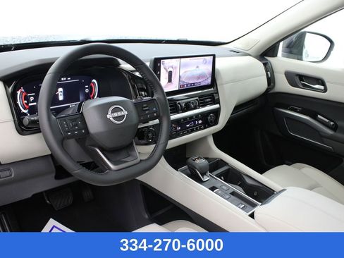 New 2026 Nissan Pathfinder SL image 14