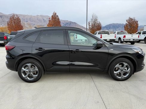 Used 2025 Ford Escape ST-Line image 2