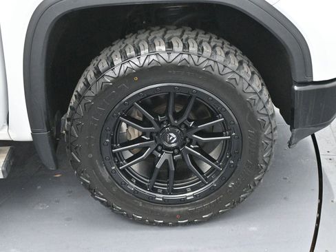 Used 2021 GMC Sierra 1500 4x4 Crew Cab w/ Sierra Value Package image 30