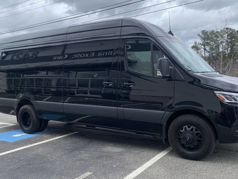 Used 2024 Mercedes-Benz Sprinter 3500 image 6