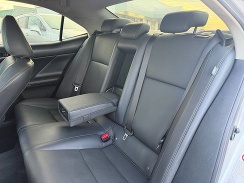 Used 2018 Lexus IS 300 image 54