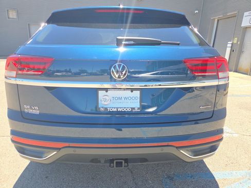 Certified 2023 Volkswagen Atlas Cross Sport SE w/ Black Wheel Package AWD/4WD image 12
