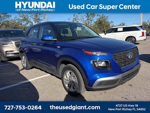 Certified 2022 Hyundai Venue SE image 4