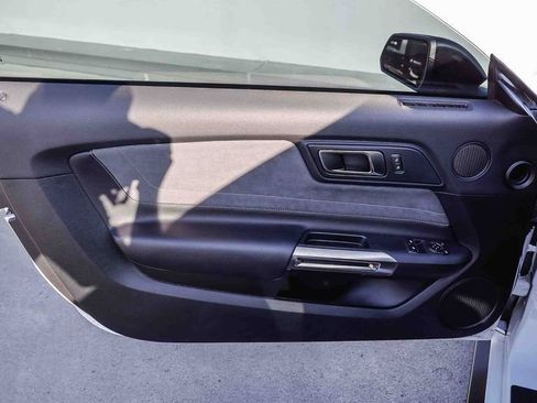 Used 2020 Ford Mustang Shelby GT350 w/ Technology Package image 21