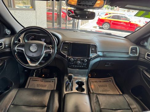 Used 2021 Jeep Grand Cherokee Limited w/ Luxury Group II image 19