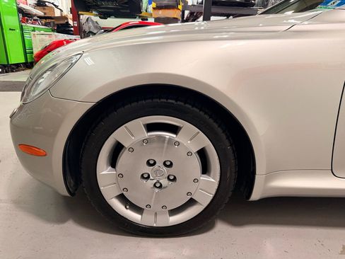 Used 2004 Lexus SC 430 Convertible RWD image 12