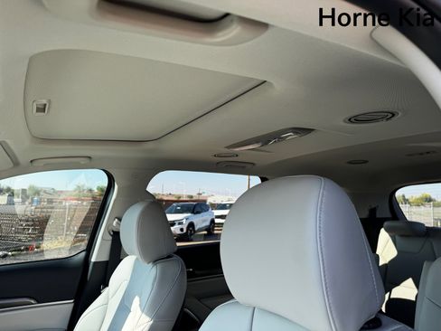 New 2025 Kia Telluride S image 12