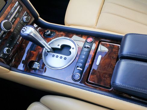 Used 2007 Bentley Flying Spur Flying Spur AWD/4WD image 23