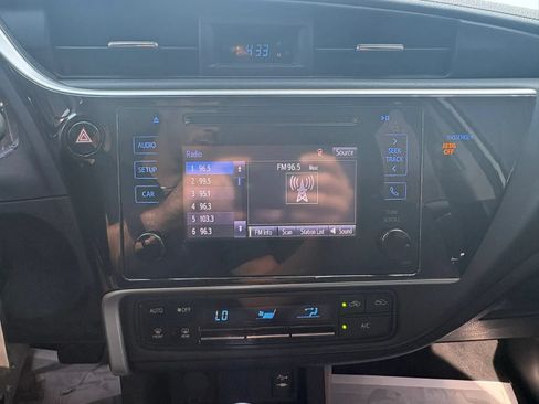 Used 2019 Toyota Corolla LE FWD image 12