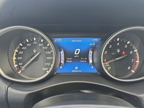 Used 2018 Maserati Levante Base image 12