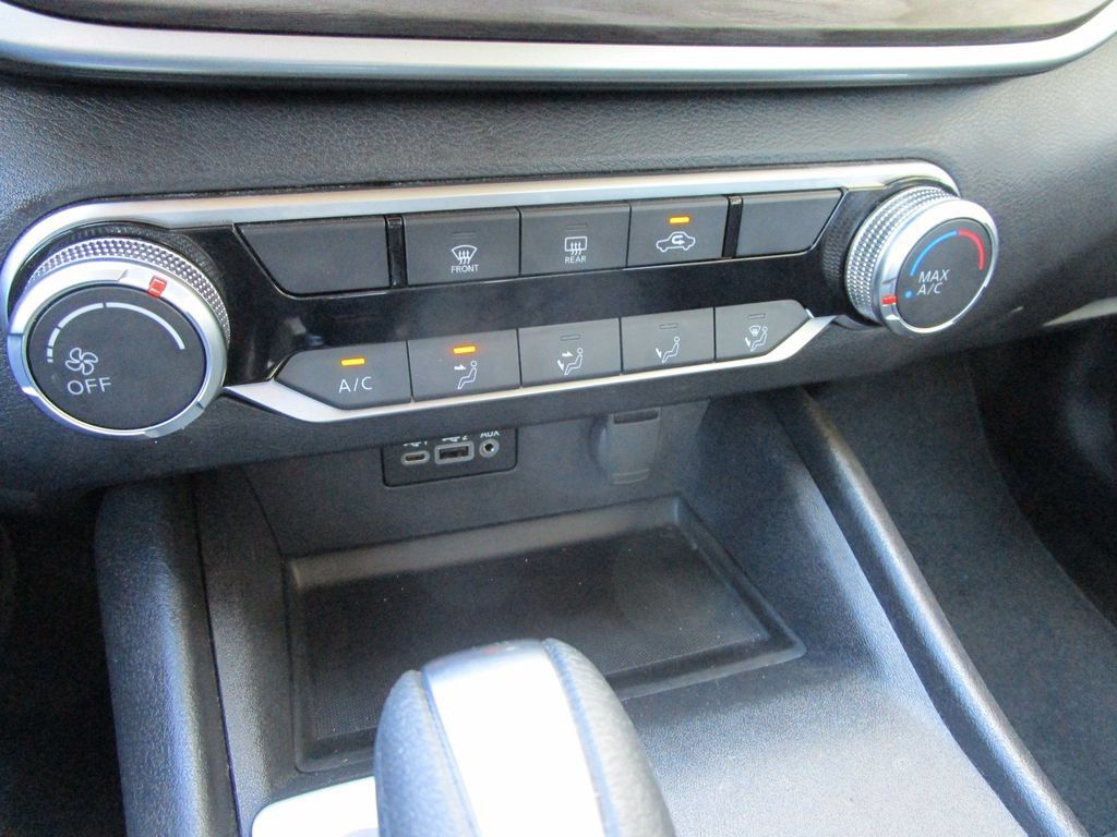 Used 2025 Nissan Altima 2.5 SV FWD image 34