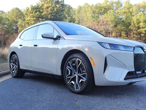 New 2026 BMW iX xDrive45 image 8