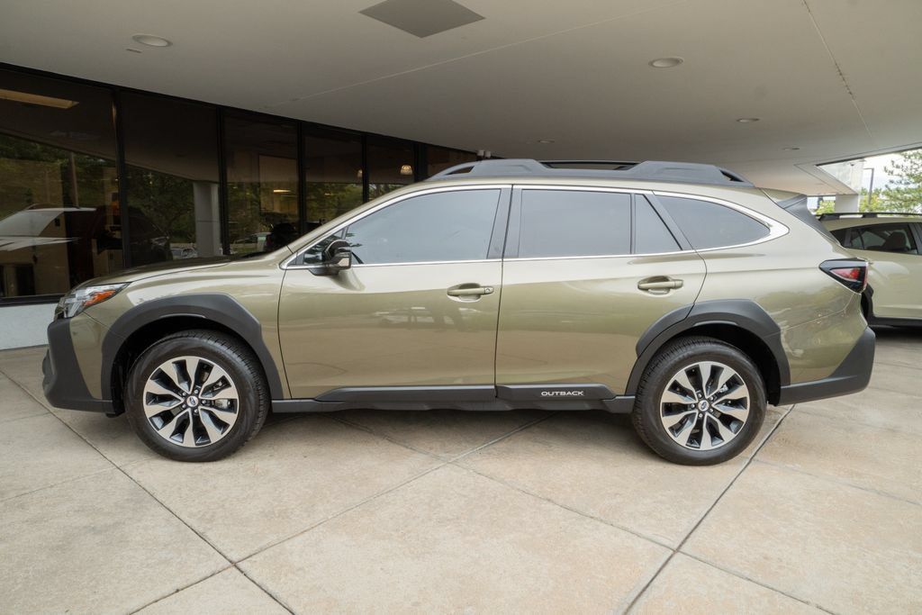 Used 2024 Subaru Outback Limited XT AWD/4WD image 4