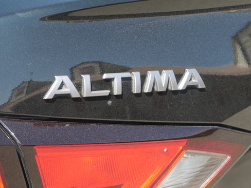 Used 2023 Nissan Altima 2.5 SV w/ SV Premium Package AWD/4WD image 18