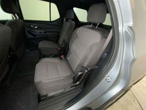 Used 2023 Chevrolet Traverse LT image 12