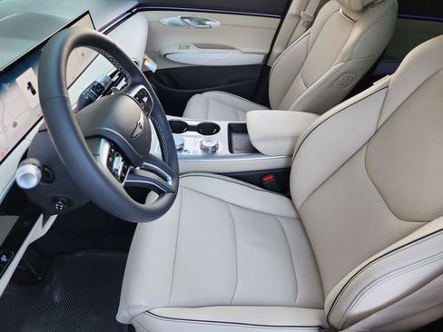 New 2026 Genesis GV70 2.5T Advanced image 9