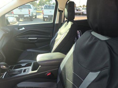 Certified 2019 Ford Escape SE image 7