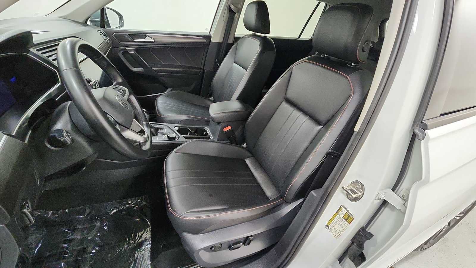 Used 2024 Volkswagen Tiguan Wolfsburg Edition AWD/4WD image 13
