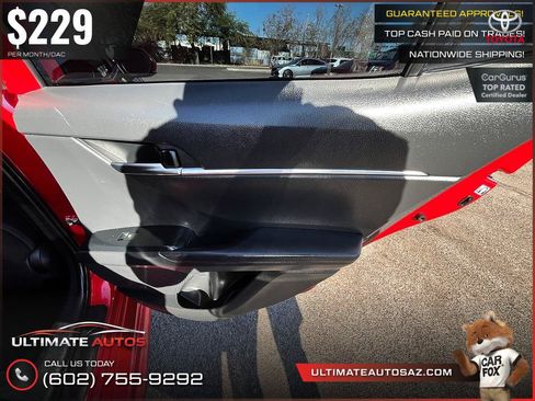 Used 2019 Toyota Camry SE w/ Carpet Mat Package FWD image 17