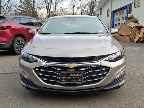 Used 2022 Chevrolet Malibu LT image 2