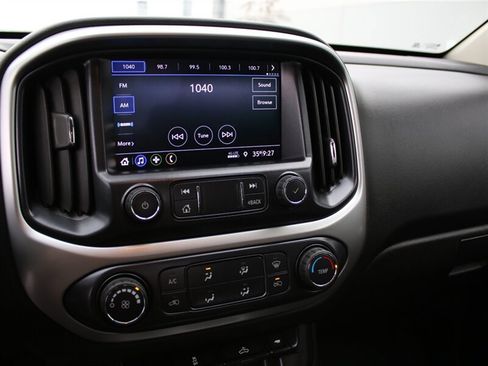 Used 2021 Chevrolet Colorado LT AWD/4WD image 6