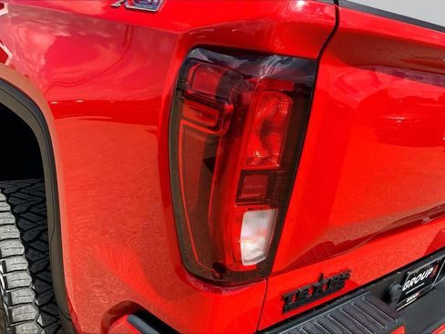 Used 2020 GMC Sierra 1500 Elevation w/ Elevation Value Package AWD/4WD image 31