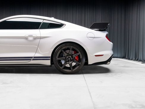 Used 2021 Ford Mustang Shelby GT500 w/ Carbon Fiber Track Pack RWD image 44
