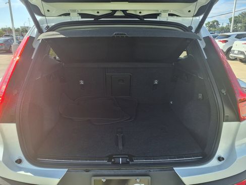Certified 2023 Volvo XC40 B5 Plus w/ Climate Package AWD/4WD image 11