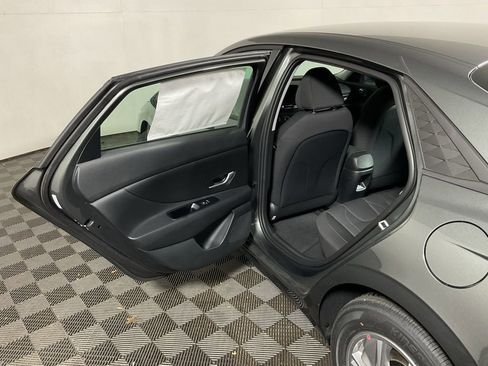 New 2026 Hyundai Elantra SE image 31