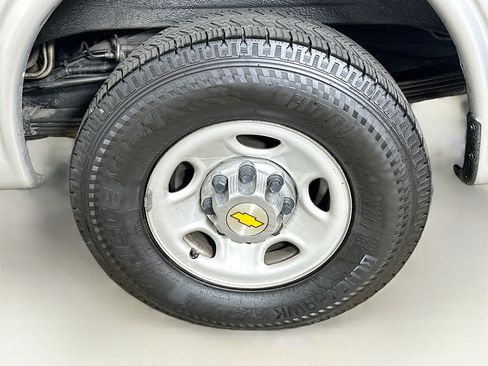 Used 2015 Chevrolet Express 3500 LT w/ LT Preferred Equipment Group image 11