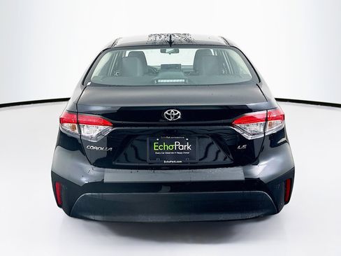Used 2025 Toyota Corolla LE image 7