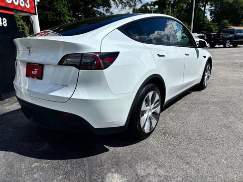 Used 2023 Tesla Model Y Long Range AWD/4WD image 3