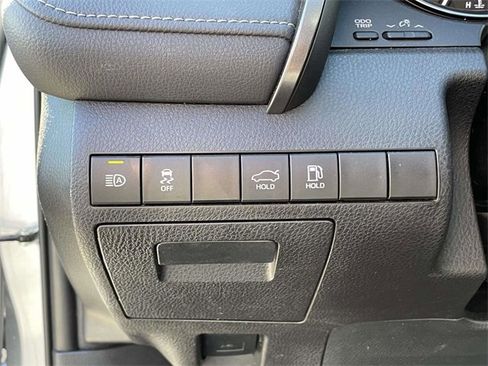 Used 2023 Toyota Camry SE image 21