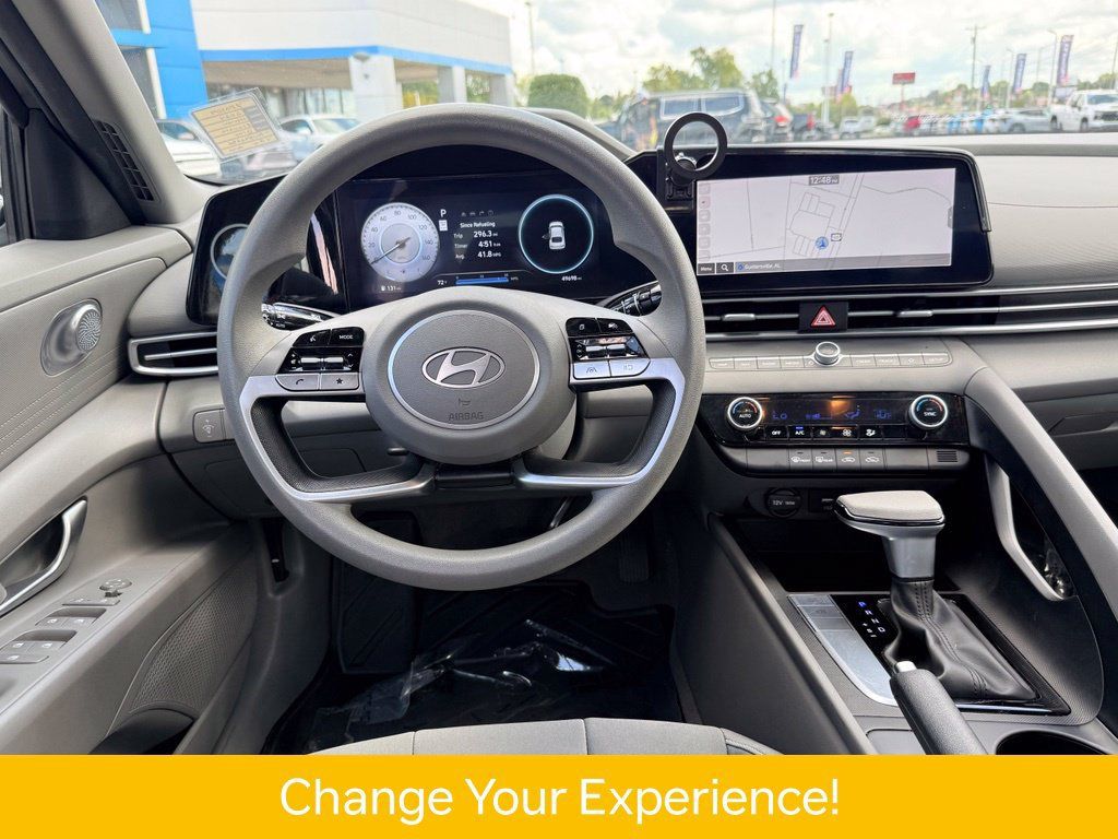 Used 2024 Hyundai Elantra SEL FWD image 10