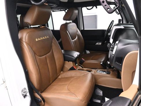 Used 2014 Jeep Wrangler Unlimited Sahara w/ Dual Top Group image 22