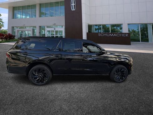 New 2026 Lincoln Navigator L Reserve AWD/4WD image 8