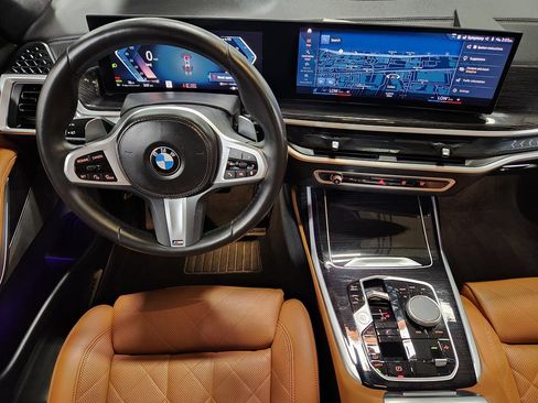 Used 2023 BMW X7 xDrive40i w/ M Sport Package AWD/4WD image 46