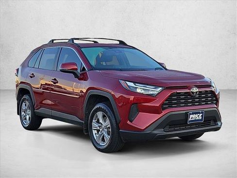 Used 2025 Toyota RAV4 XLE w/ Convenience Package FWD image 3