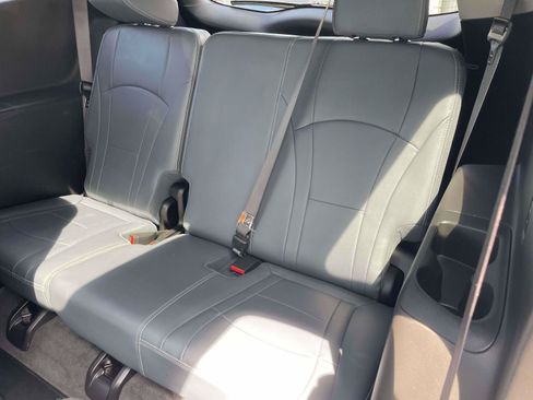 Used 2019 Buick Enclave Essence FWD image 7